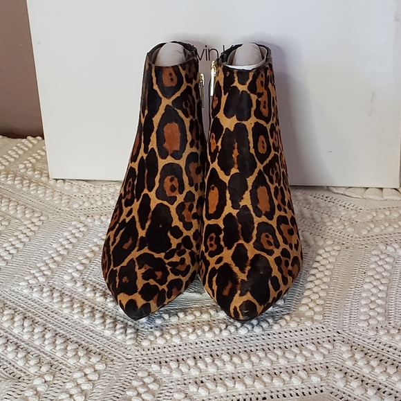 NIB CK Gael winter leopard wedge booties 6 - Picture 3 of 6